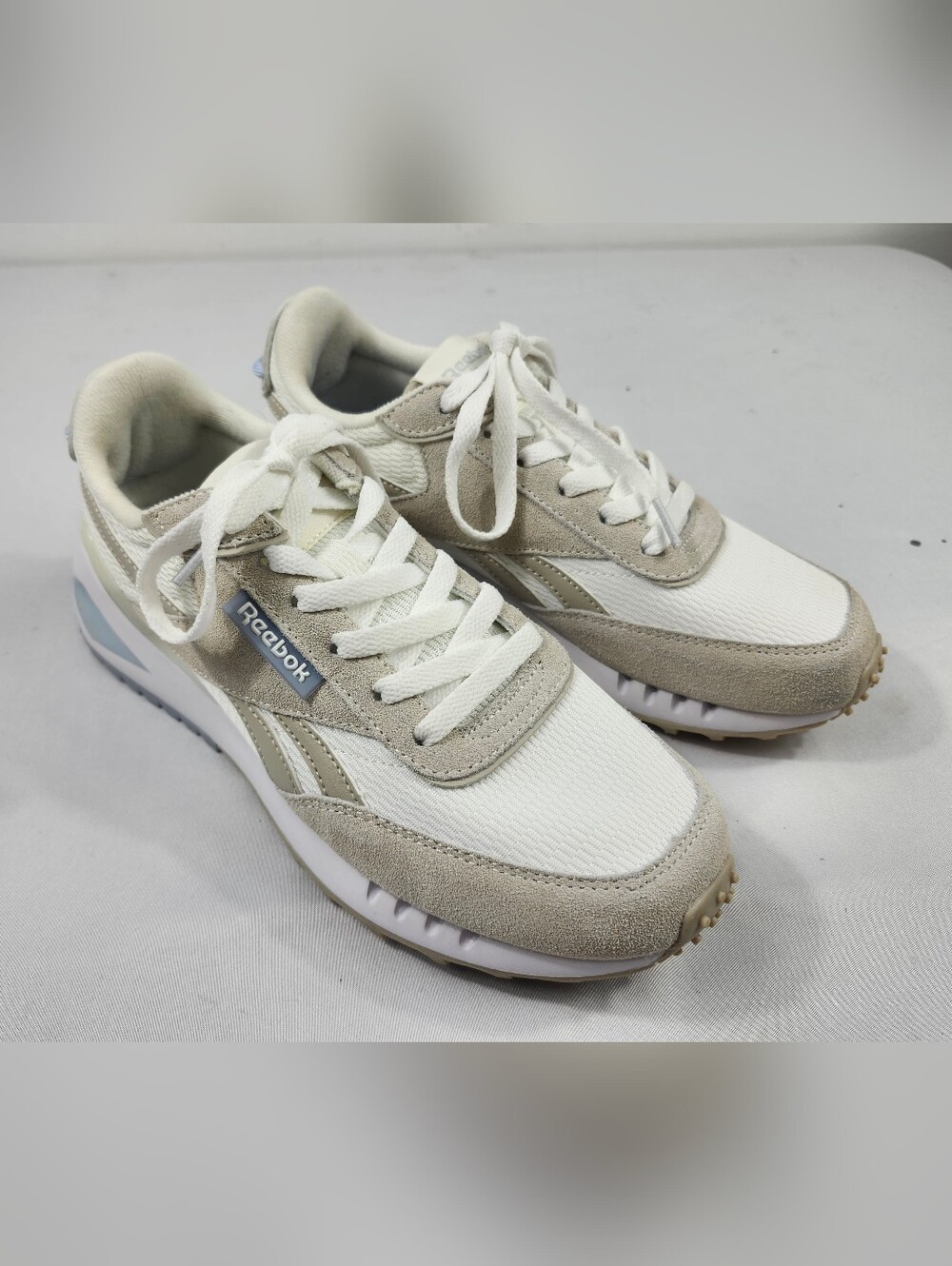 Reebok Women's 8 M Low-Profile Sneakers in White and Light Tan NEW